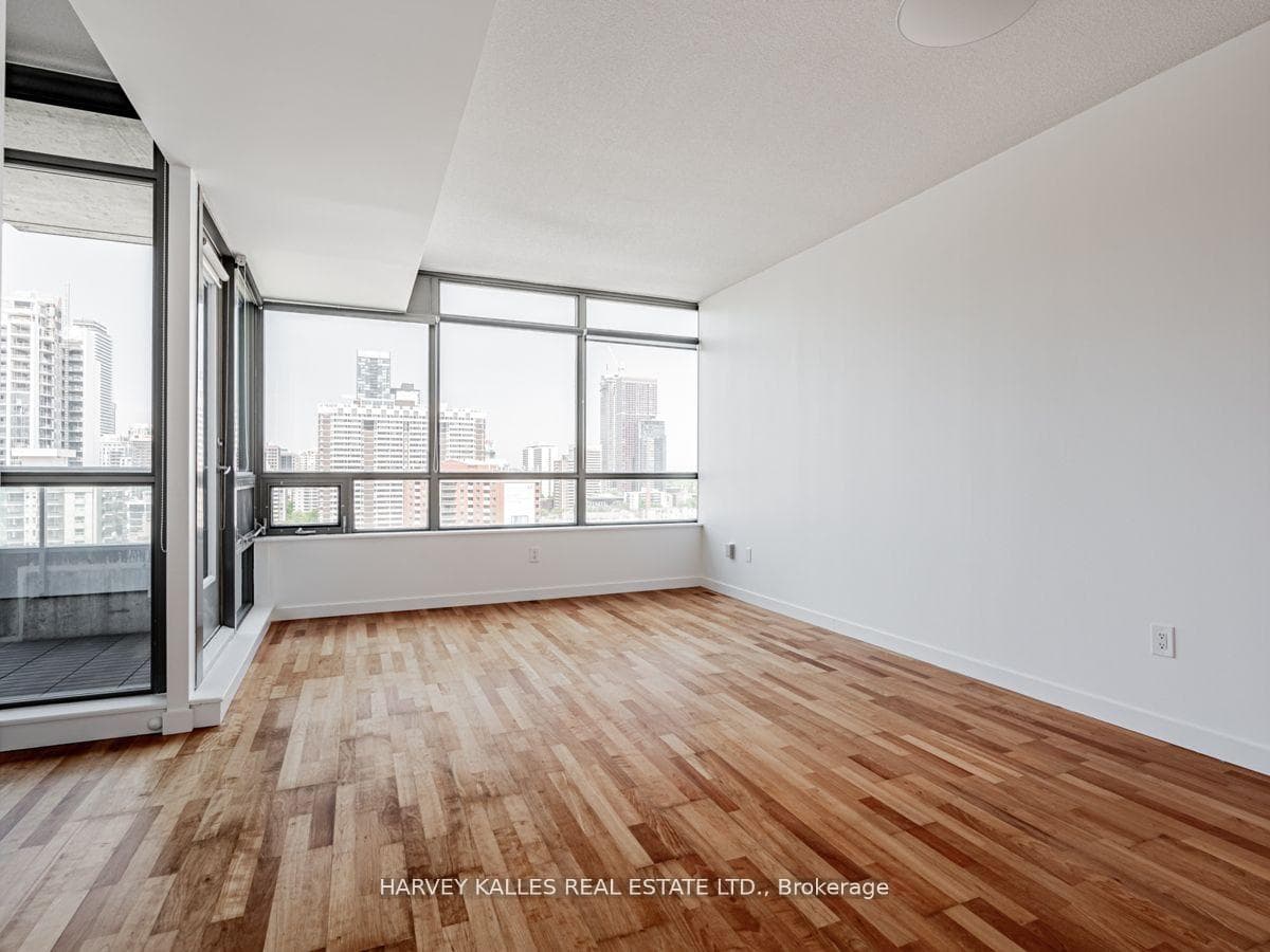 285 Mutual Street Unit 1803 photo 8