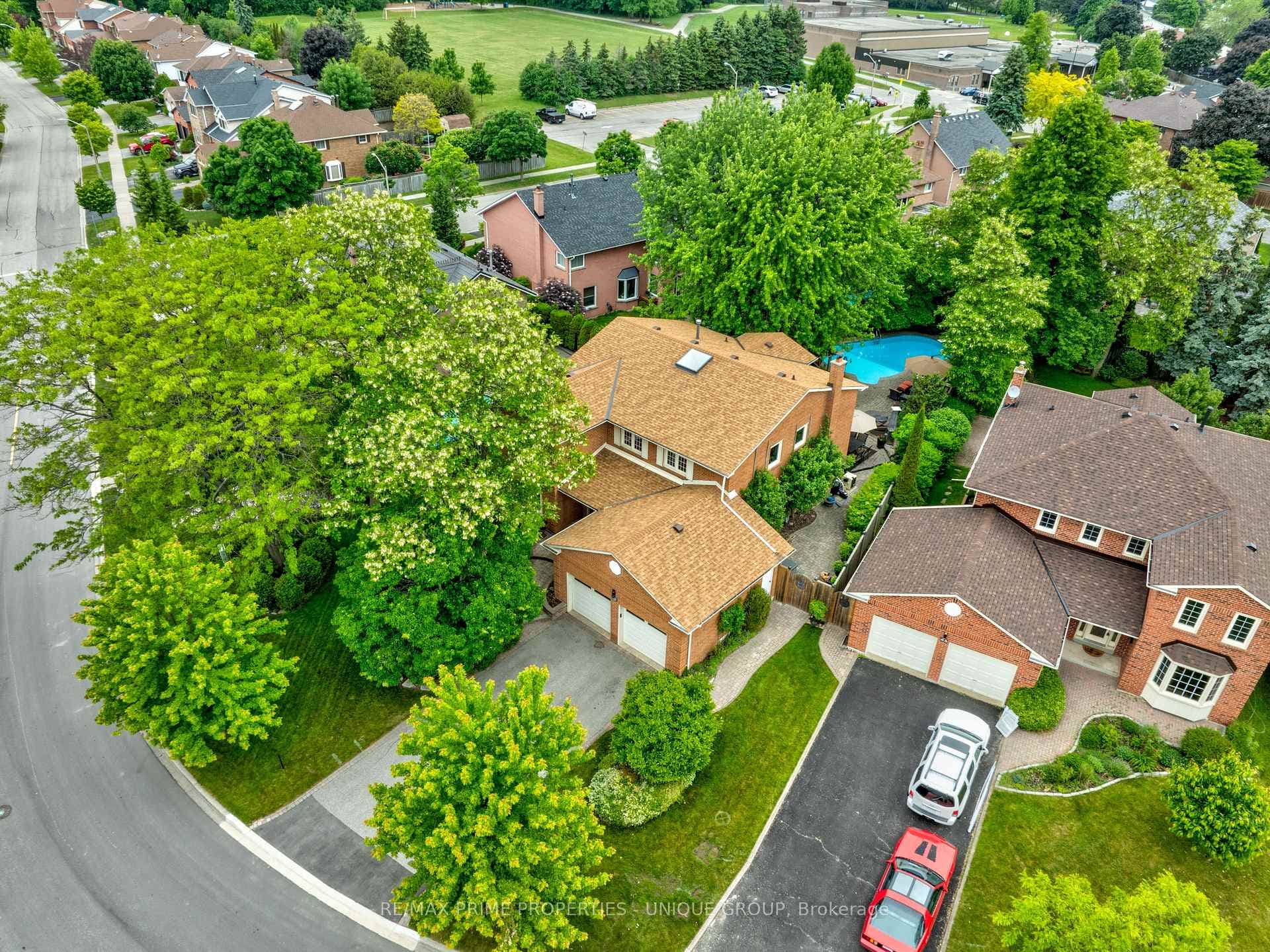 67 Farrow Crescent photo 6