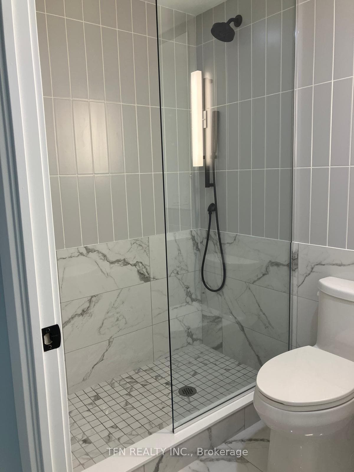 327 King Street Unit 1105 photo 12