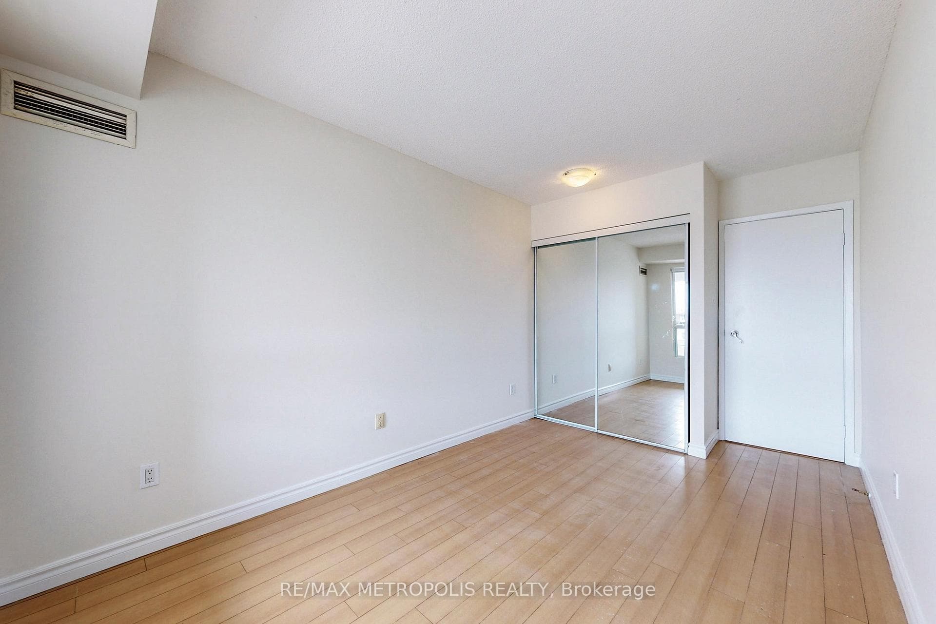 39 Kimbercroft Court Unit 306 photo 18
