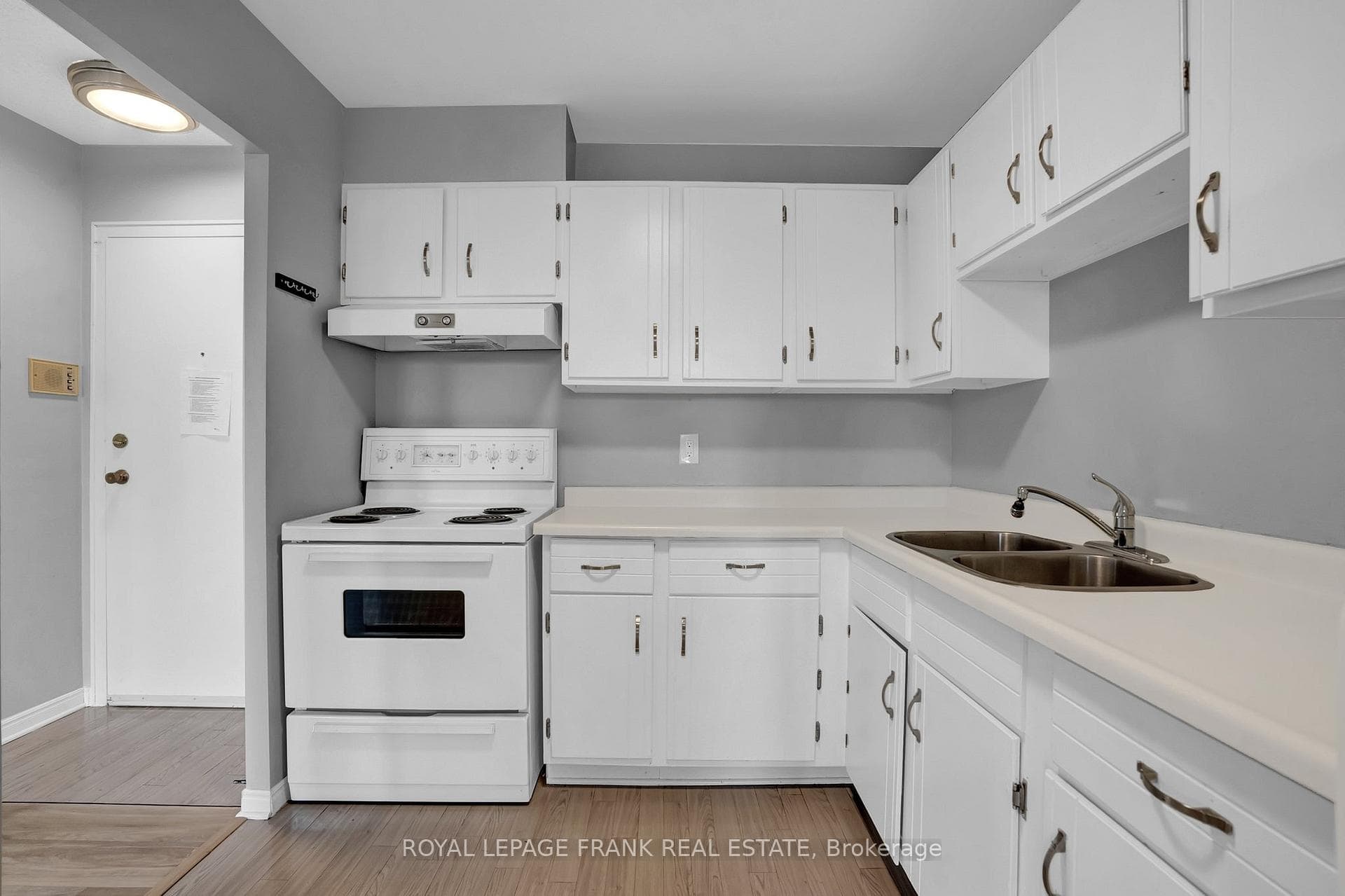 131 Taunton Road Unit 505 photo 10