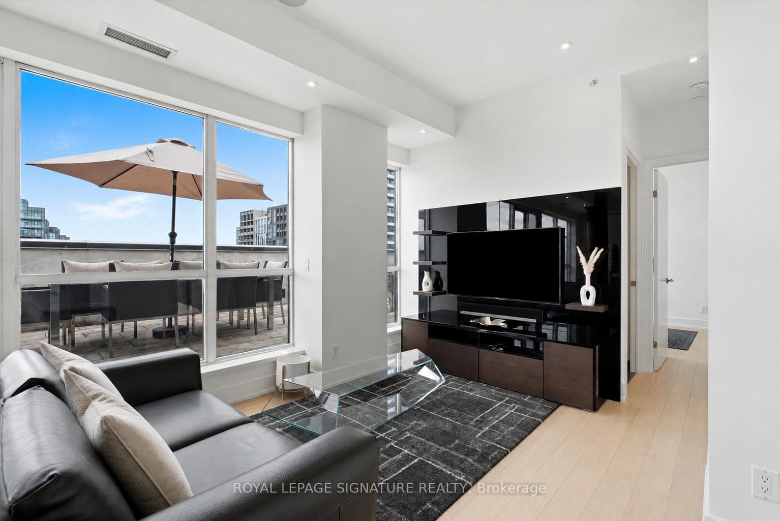 1205 Queen Street Unit PH704 photo 16