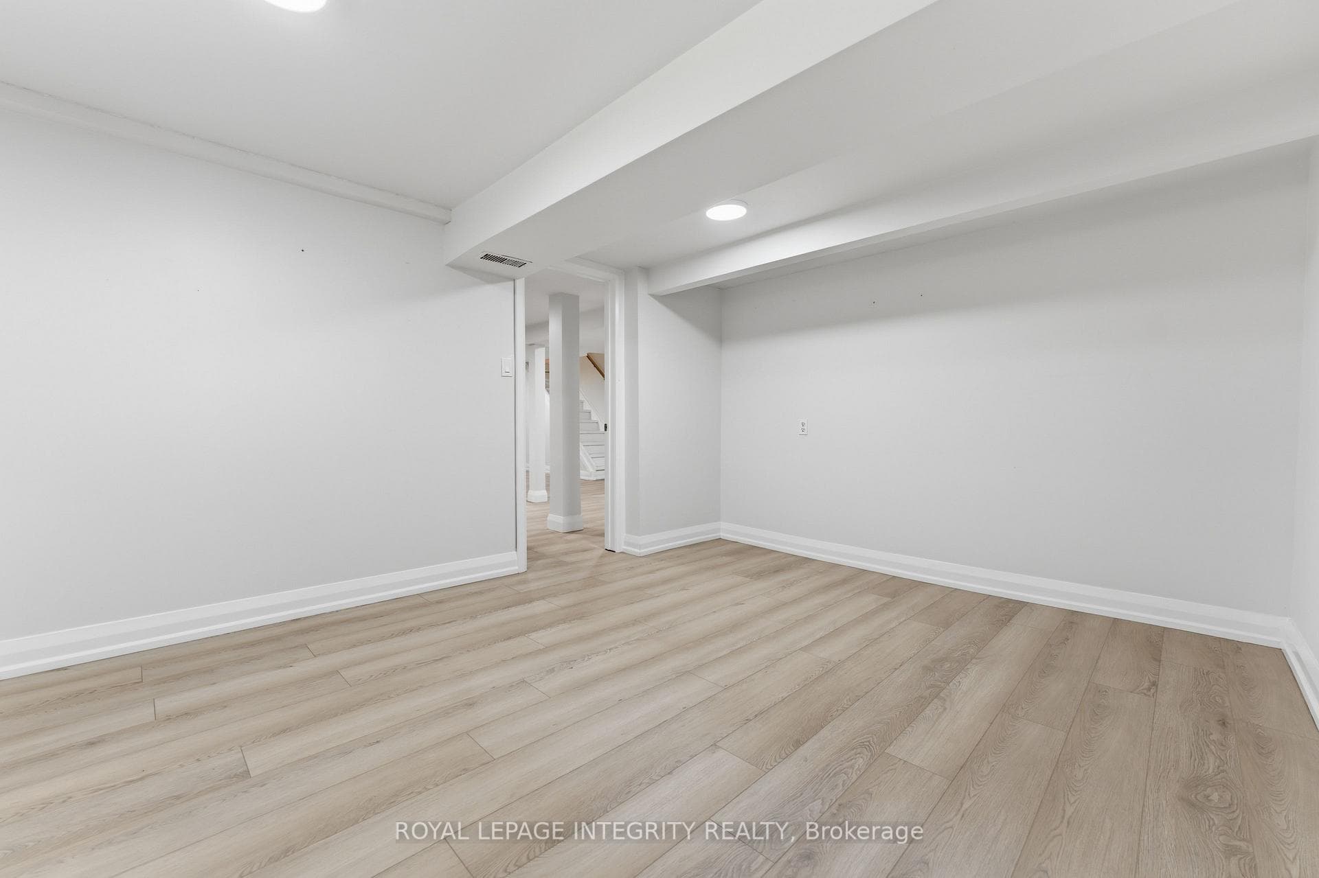 1873 Fairbanks Avenue photo 28