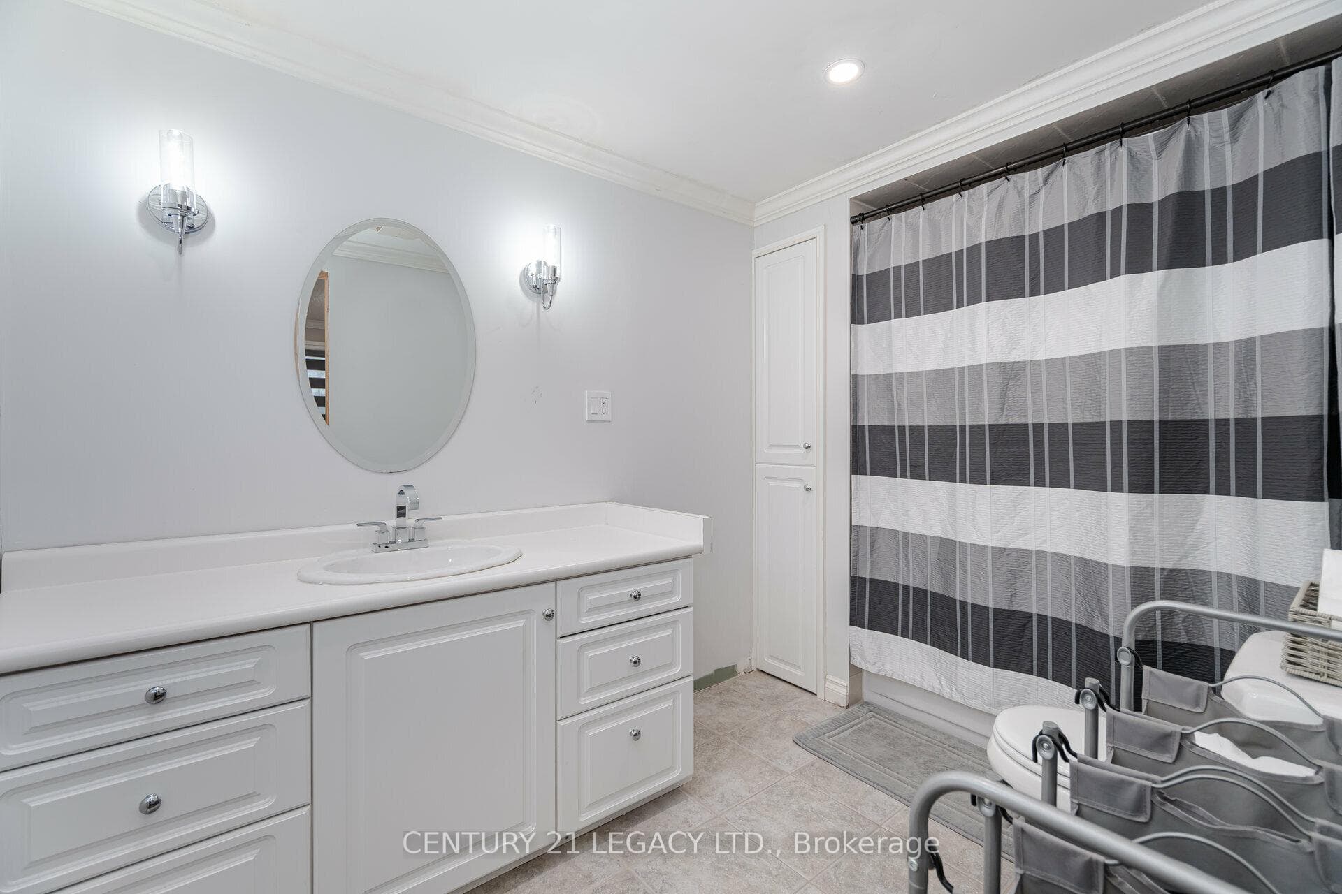 8 Kirkham Drive photo 27