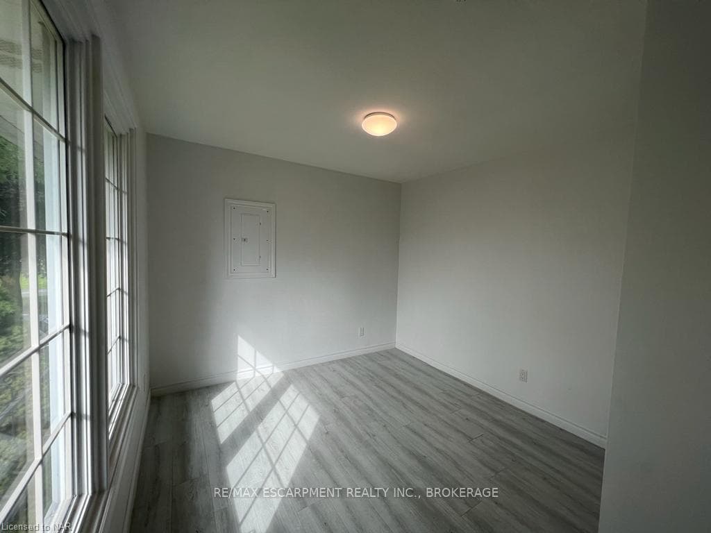 22 Macoomb Drive Unit Upper photo 12