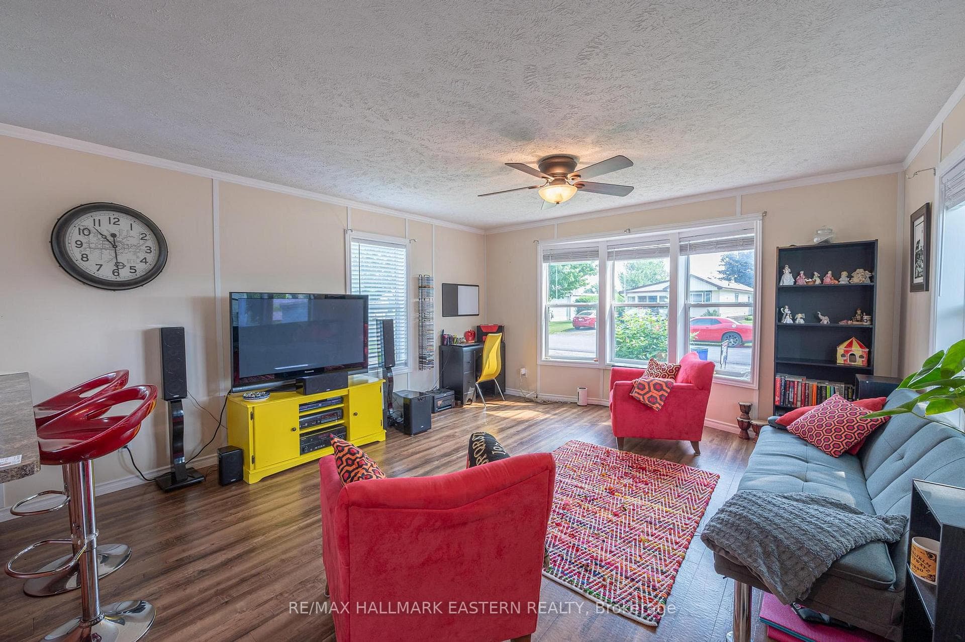 6 Hillview Drive photo 8