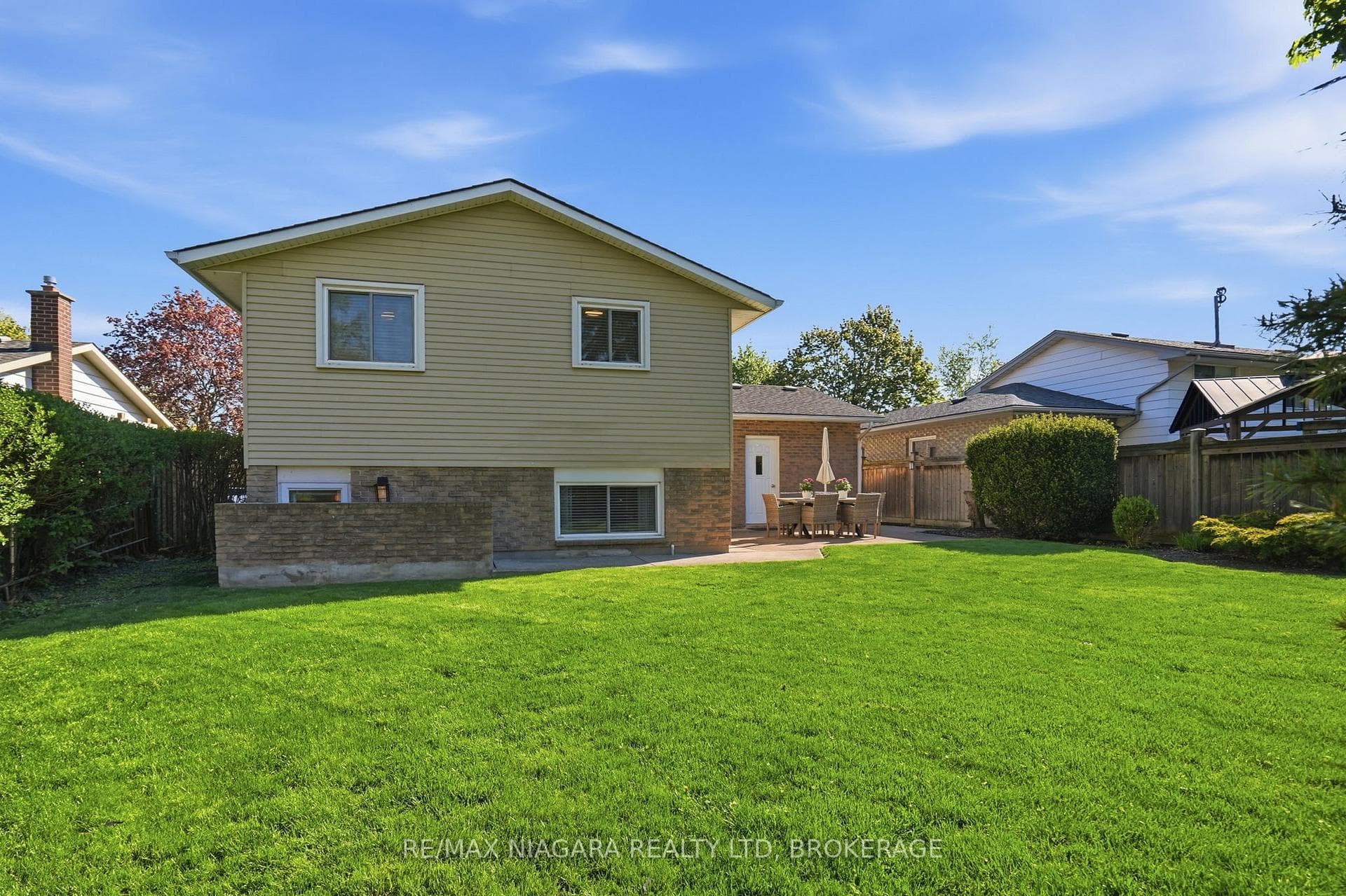 129 Elma Street photo 41