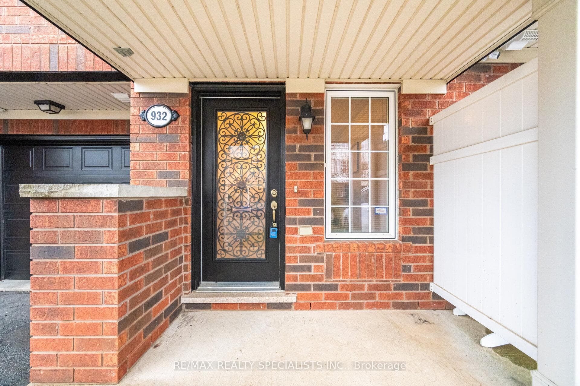 932 Sprague Place photo 3