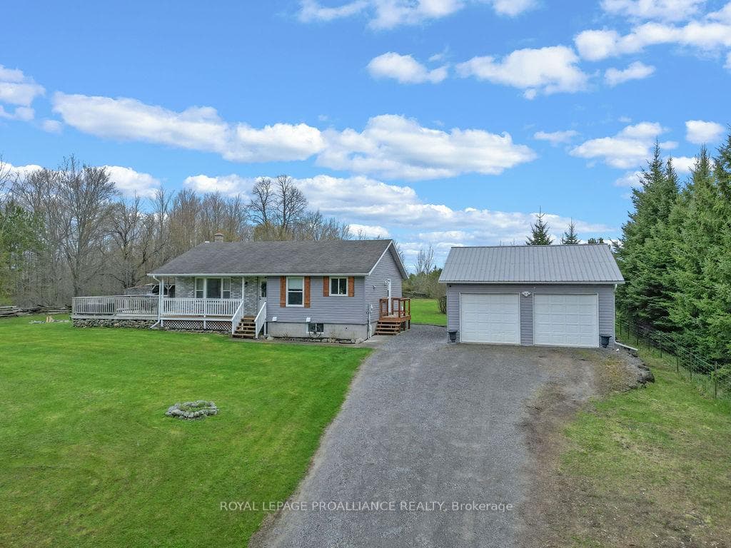 678 Ray Road photo 1