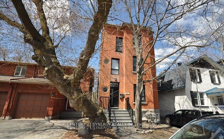 571 MCLEOD Street Unit 1A photo 1