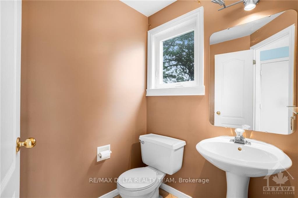 1799 SUMMERFIELDS Crescent photo 4
