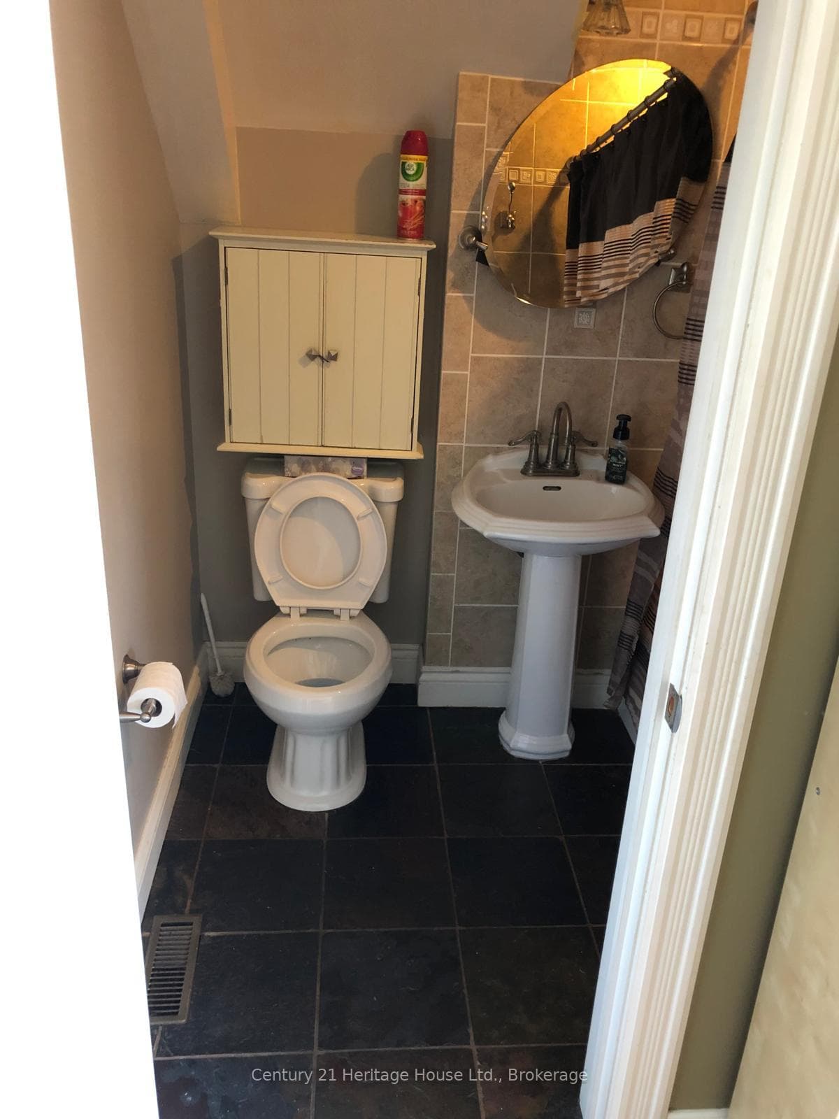 165 Margaret Avenue photo 11