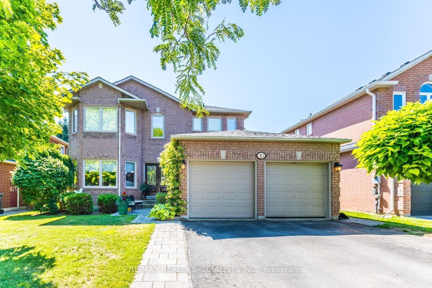 10 Split Maple Lane