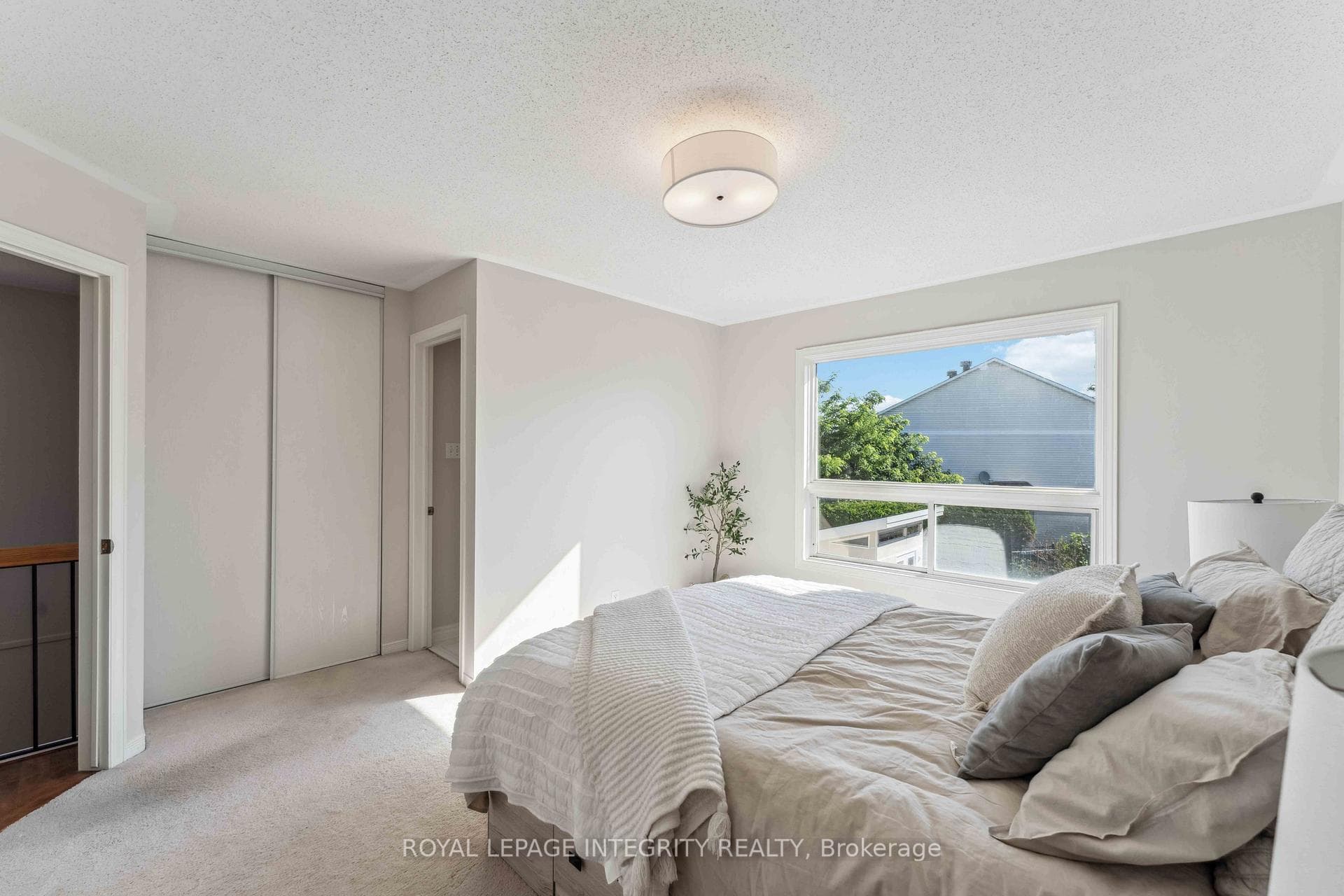 7 WINDHURST Drive photo 14