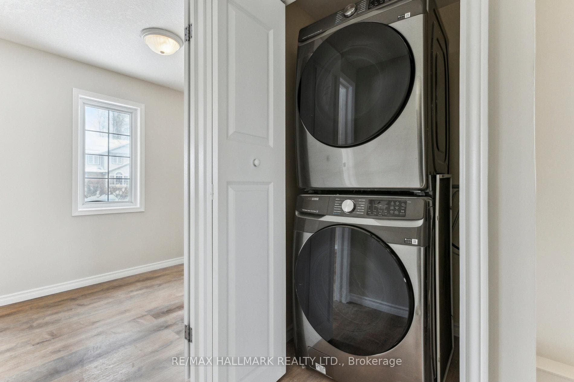 213 Snowdrop Crescent photo 19