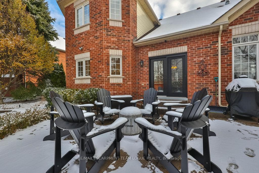 4378 Latimer Crescent photo 40
