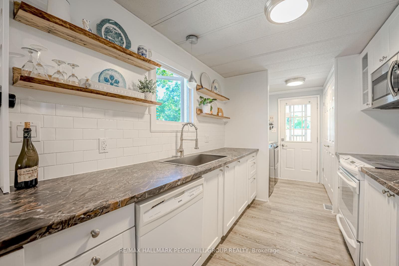 8 Sinclair Avenue photo 7