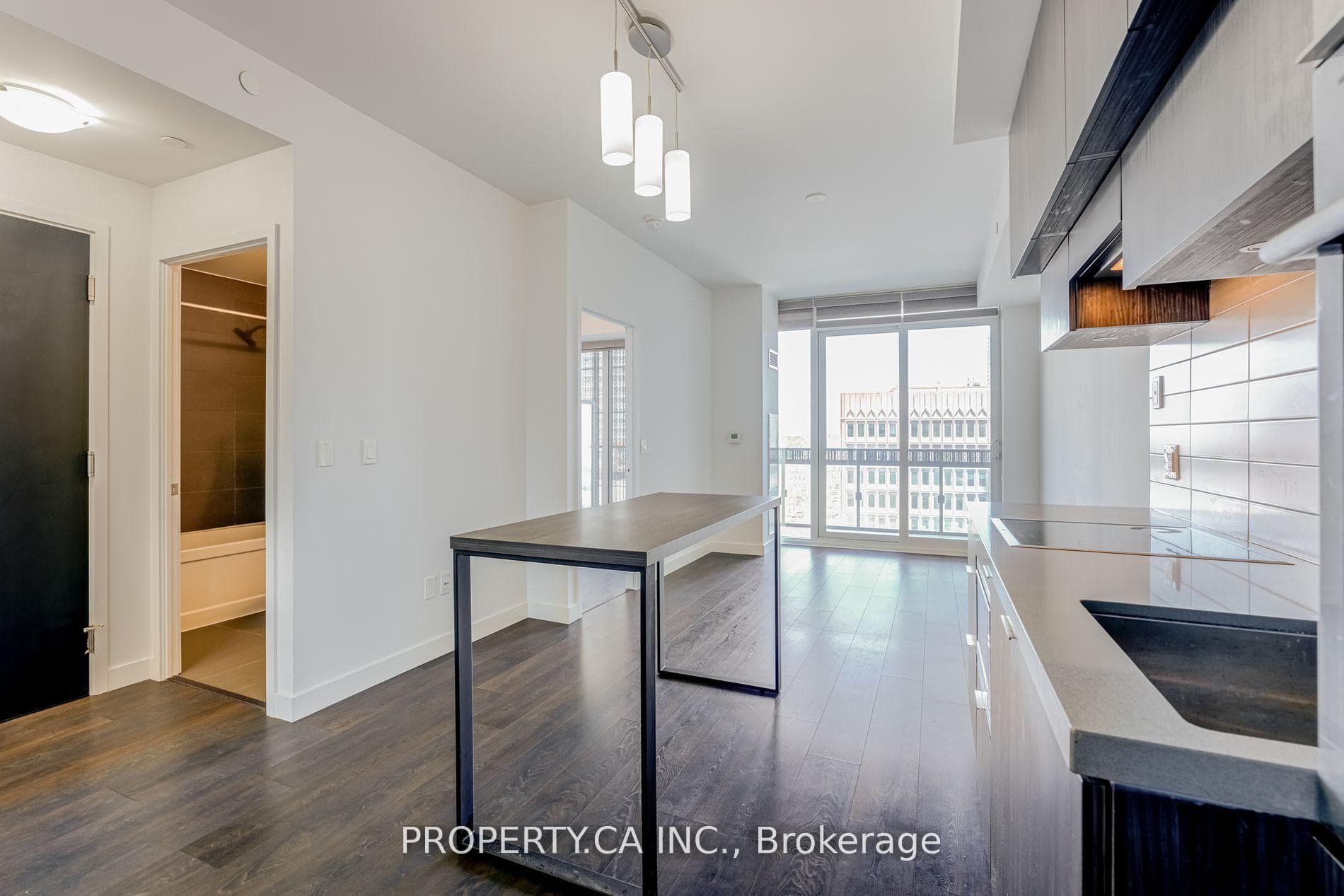 8 Eglinton Avenue Unit 606 photo 10