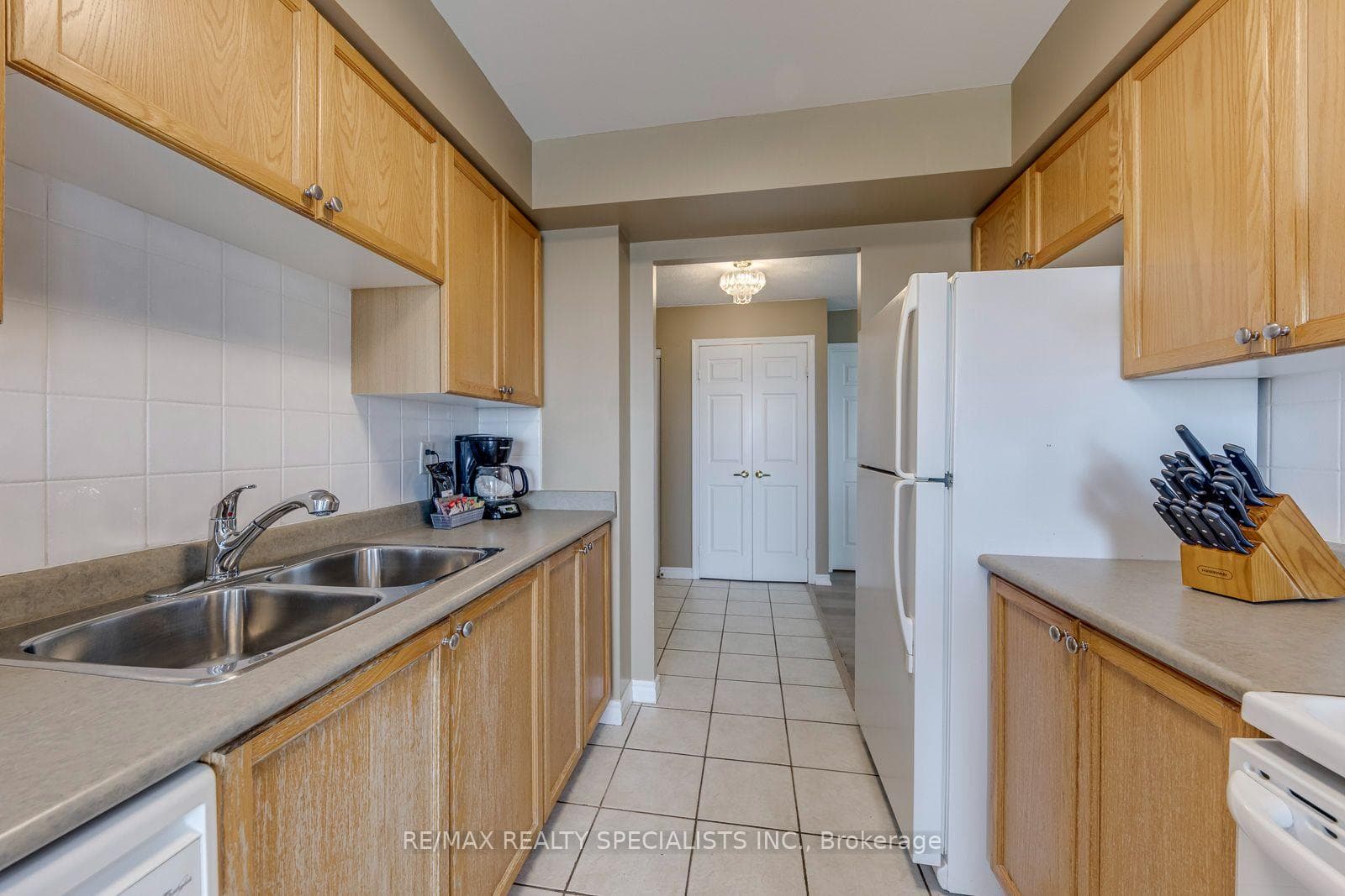 25 Kingsbridge Garden Circle Unit 924 photo 17