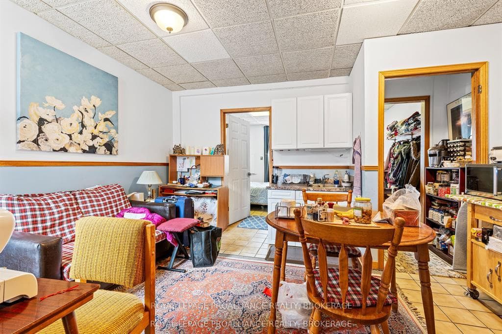 274 Wellington Street photo 6