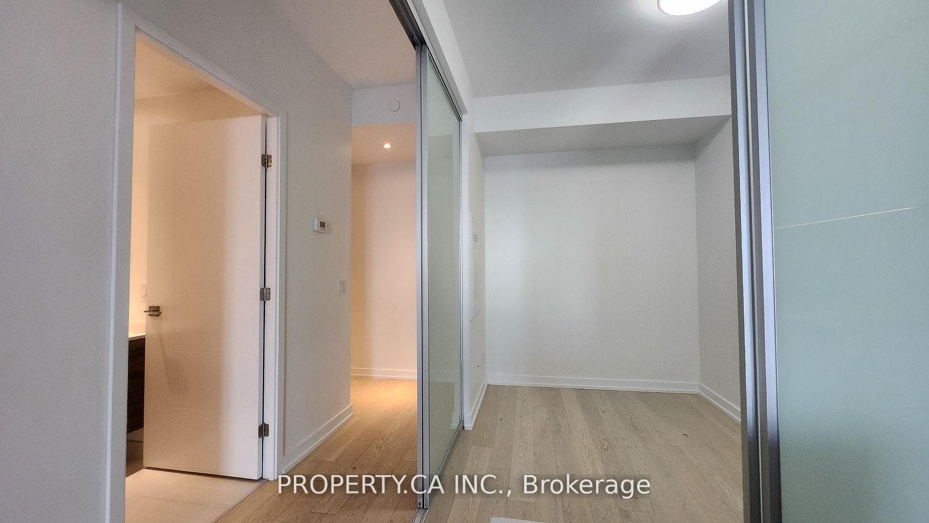 488 University Avenue Unit 4801 photo 16