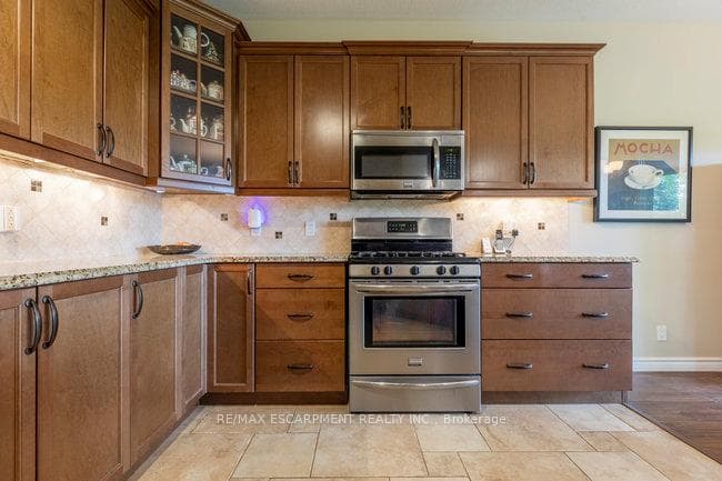158 Donjon Boulevard photo 10