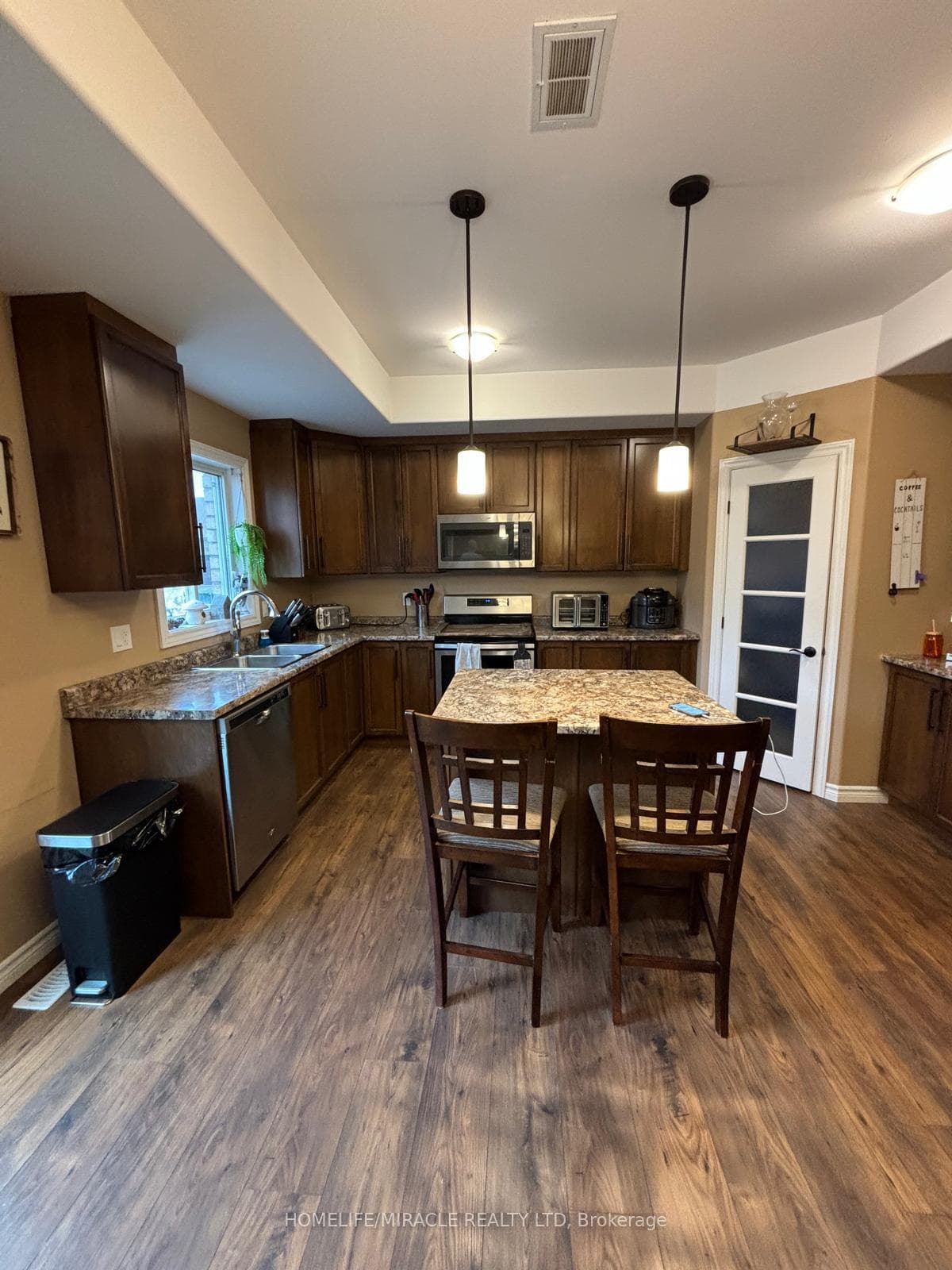 10 Cottonwood Drive Unit Upper photo 15