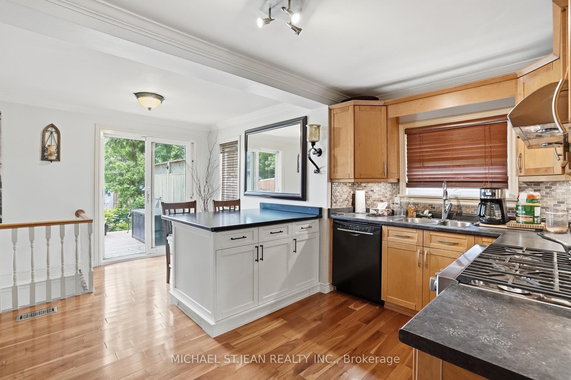 272 Adeline Avenue photo 13