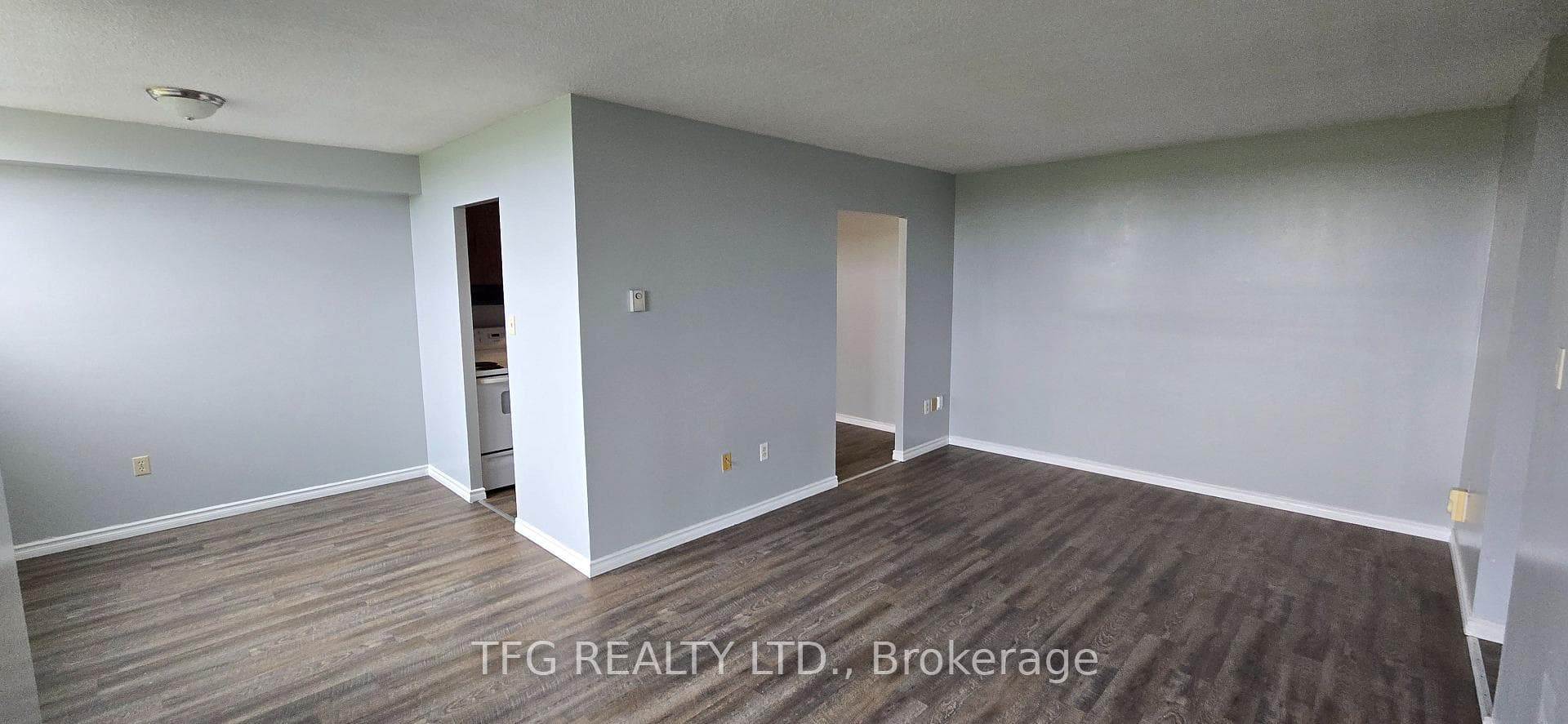 1371 Simcoe Street Unit 505 photo 8