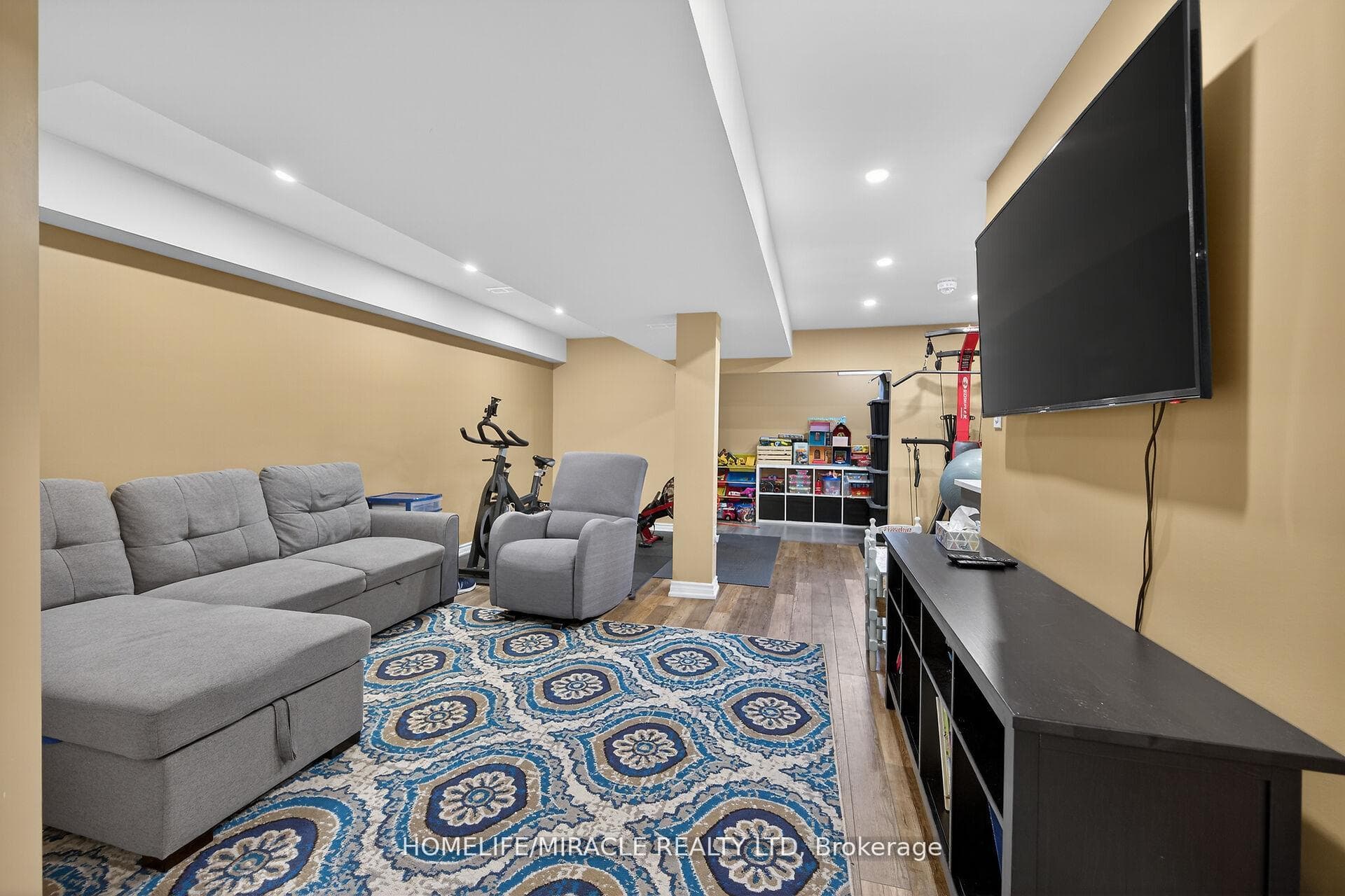 149 Kinsman Drive photo 36