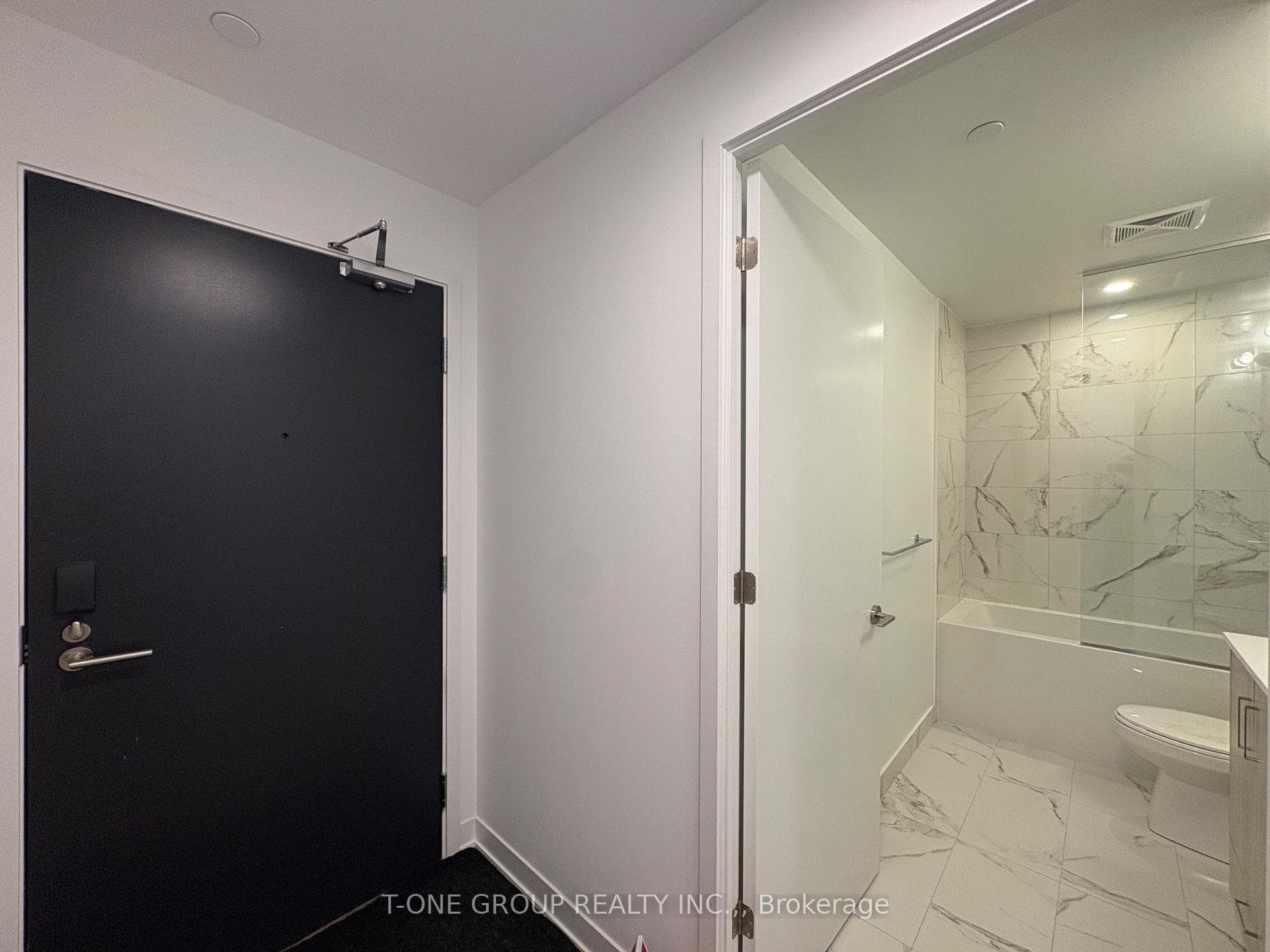 180 Front Street Unit 2003 photo 1