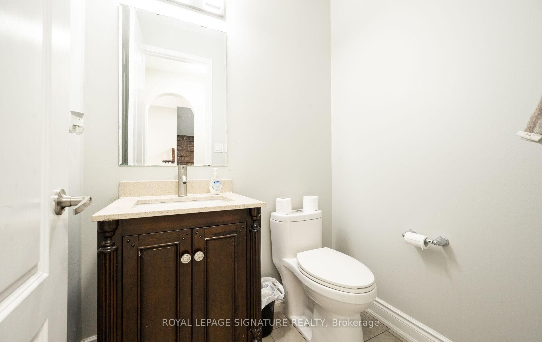 1071 Syndenham Lane photo 16