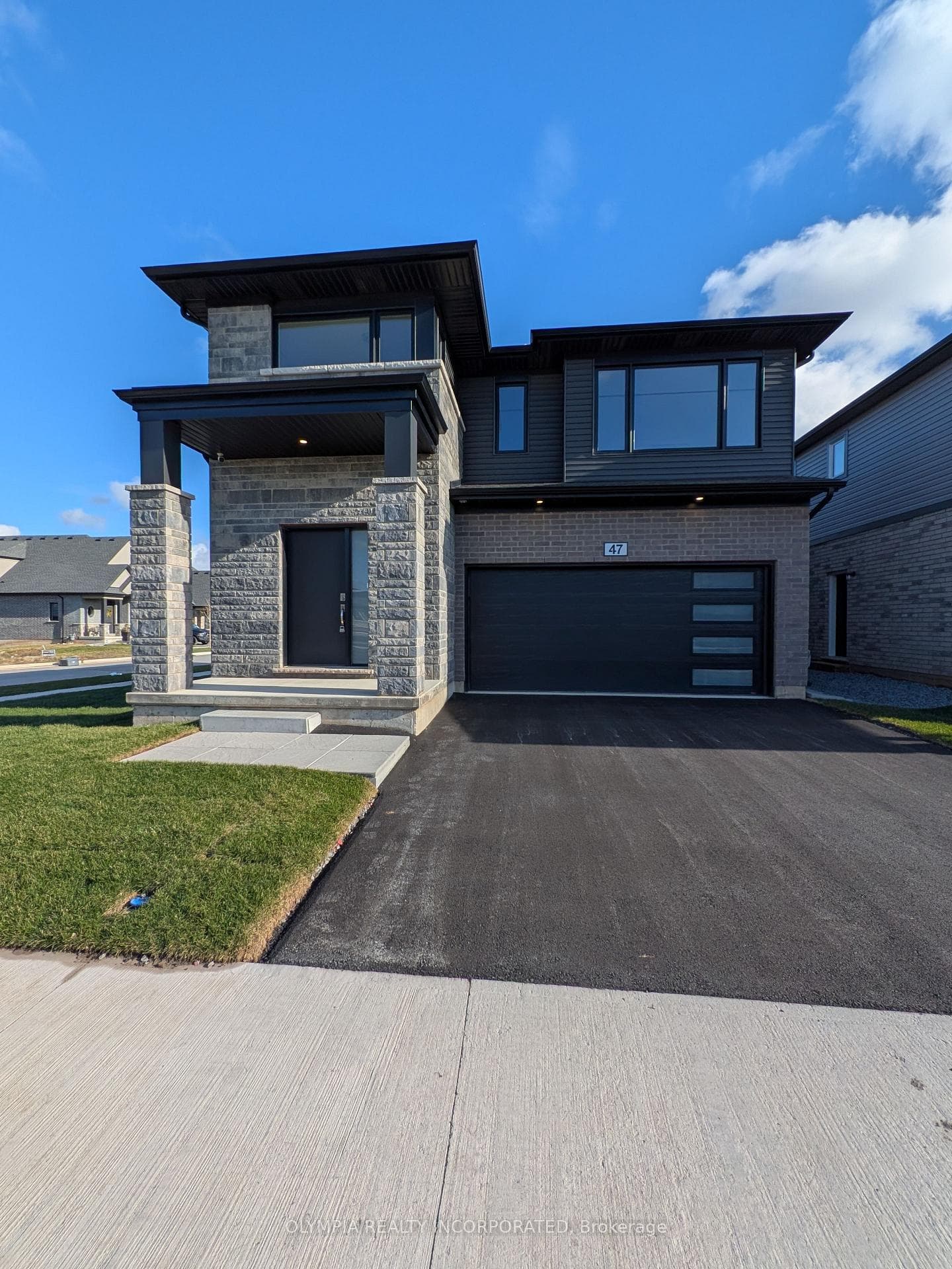 47 Samuel Avenue photo 1