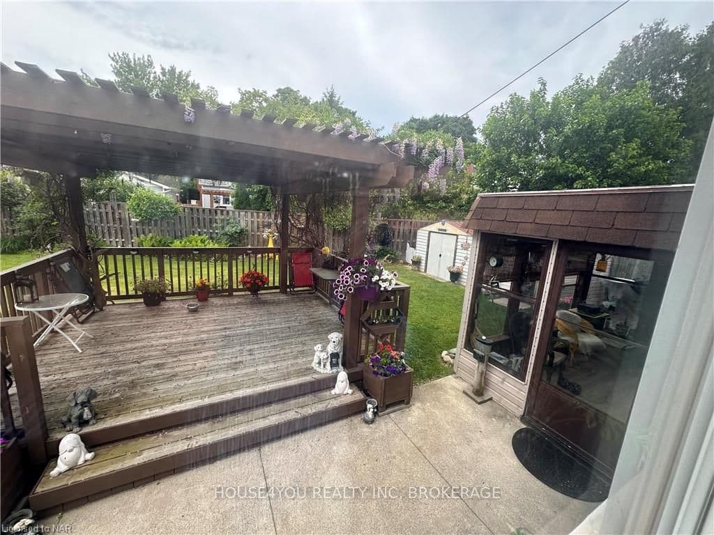 81 BOOTH Street photo 21