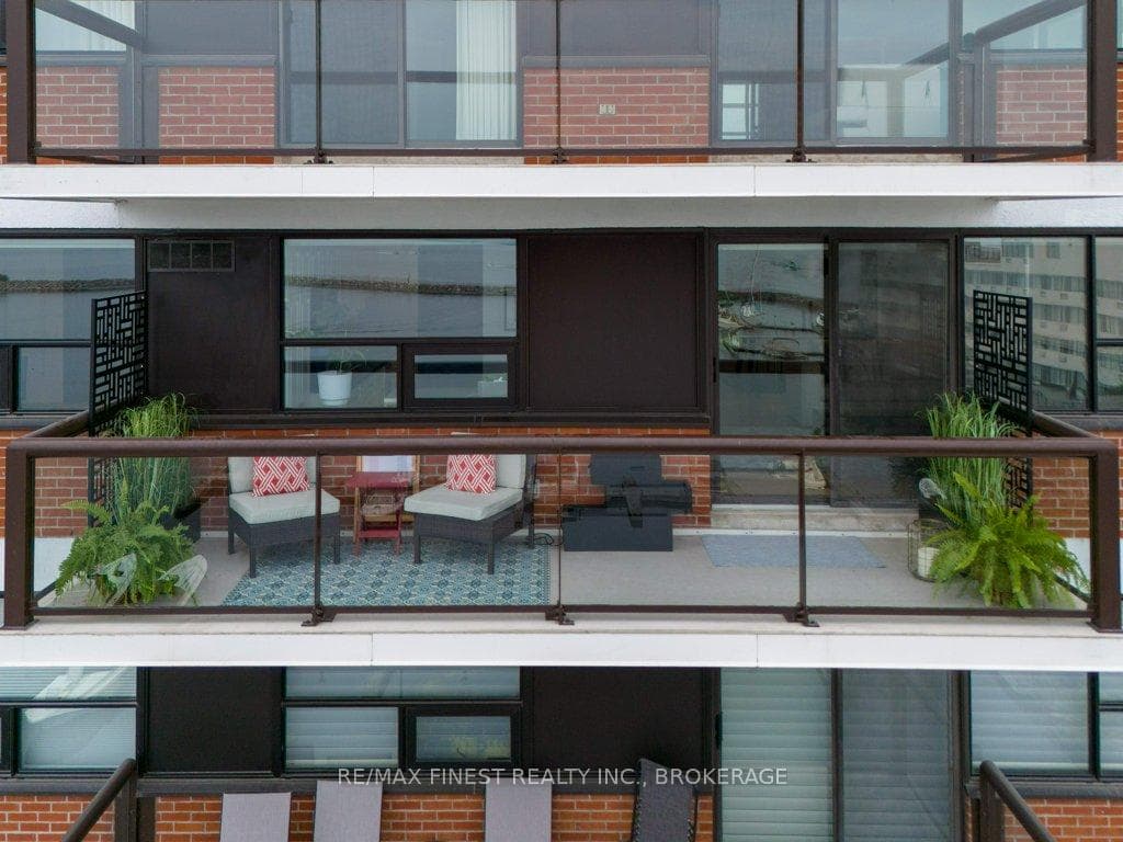 165 Ontario Street Unit 507 photo 45