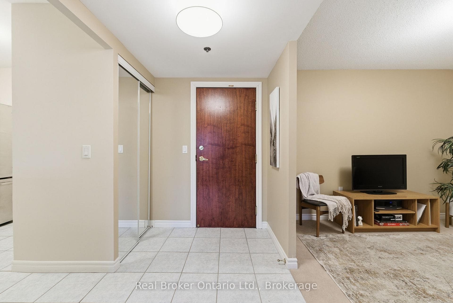 100 Burloak Drive Unit 1217 photo 5