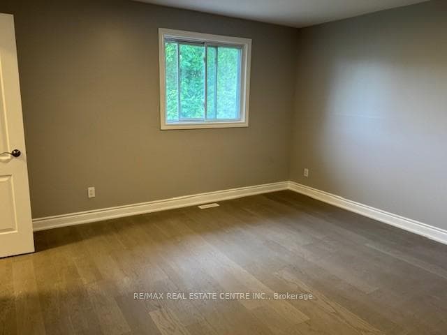 136 Osborne Crescent photo 6