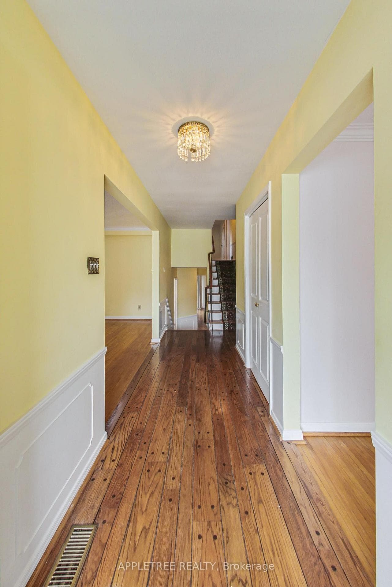 9 Wiarton Court photo 2