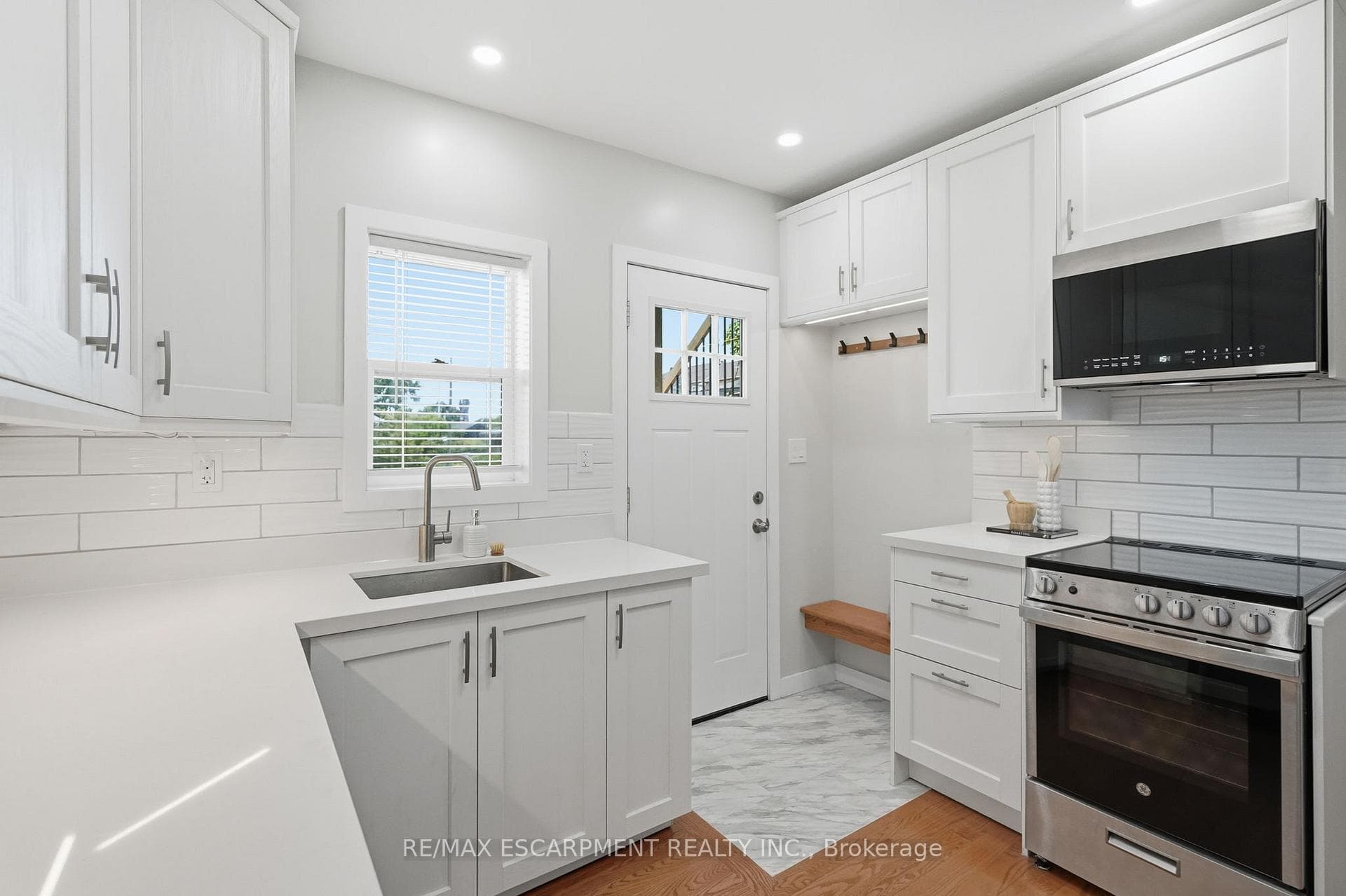 410 Beach Boulevard photo 5
