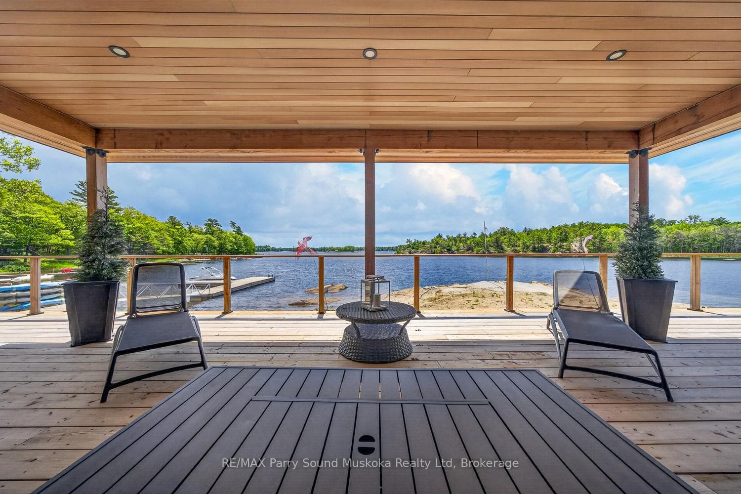 32 A11 Island photo 14