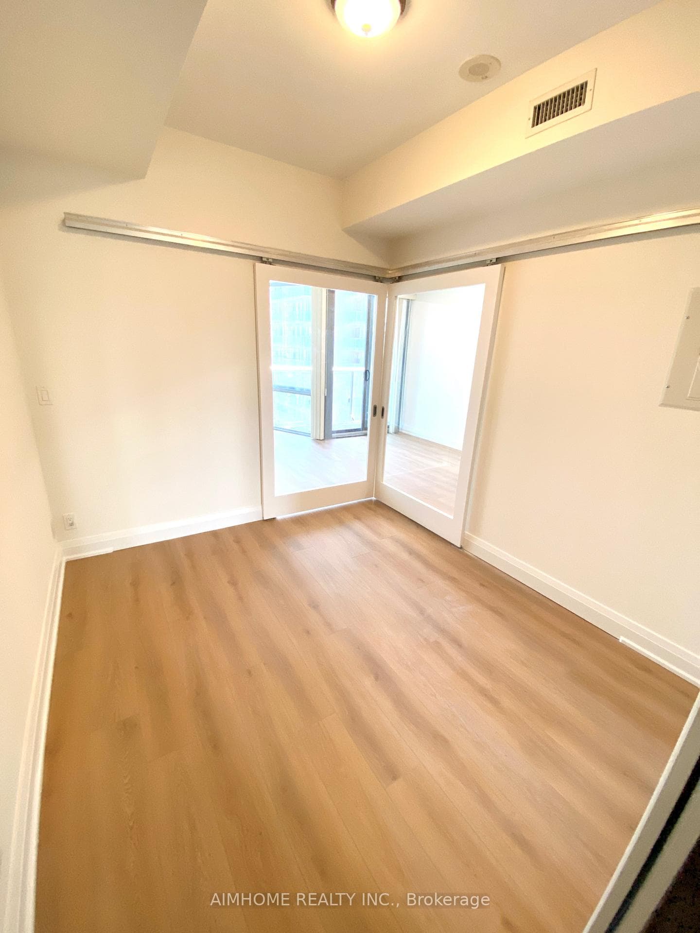 832 Bay Street Unit 2007 photo 26