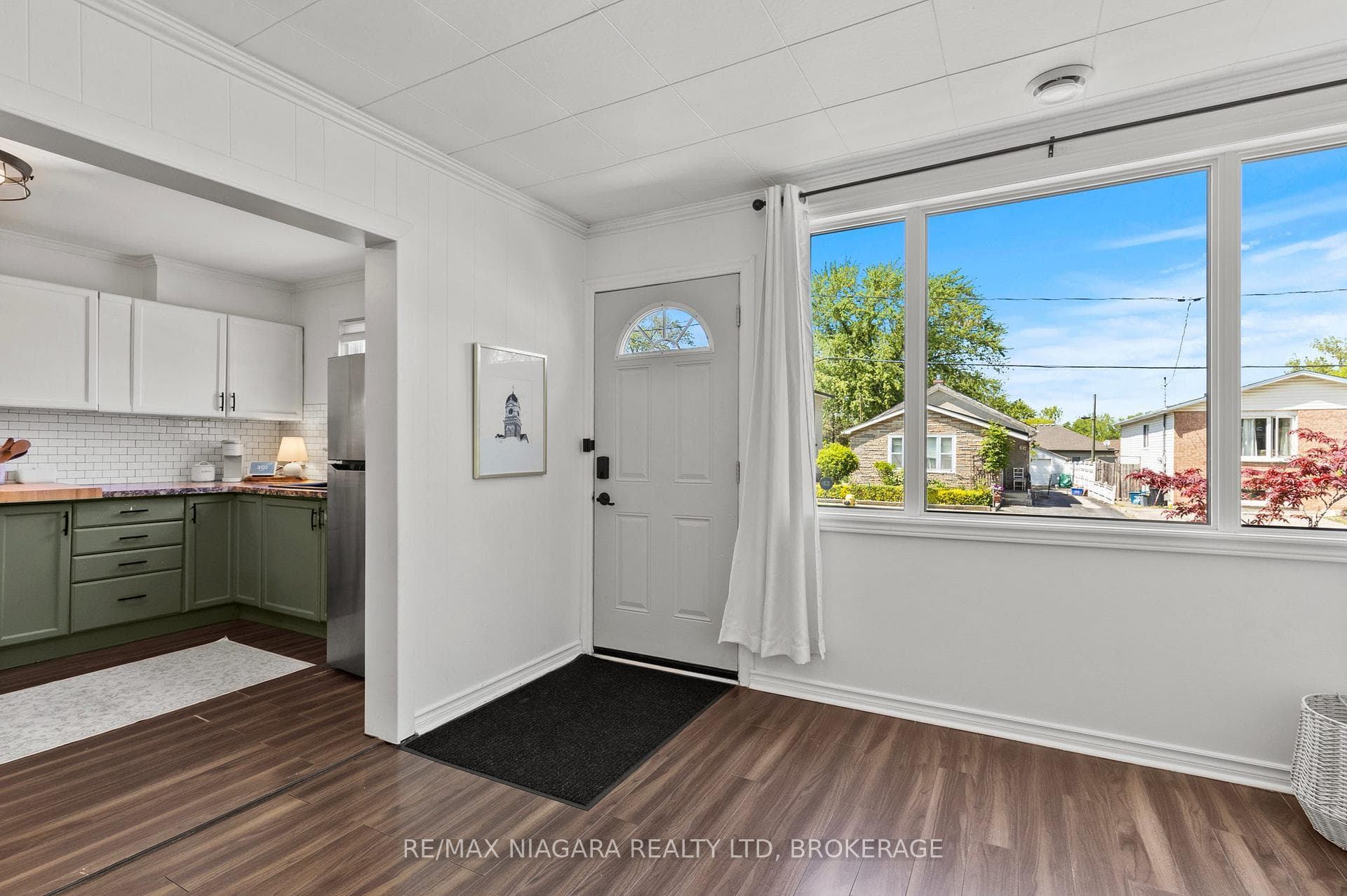 38 ALEXANDRA Boulevard photo 10