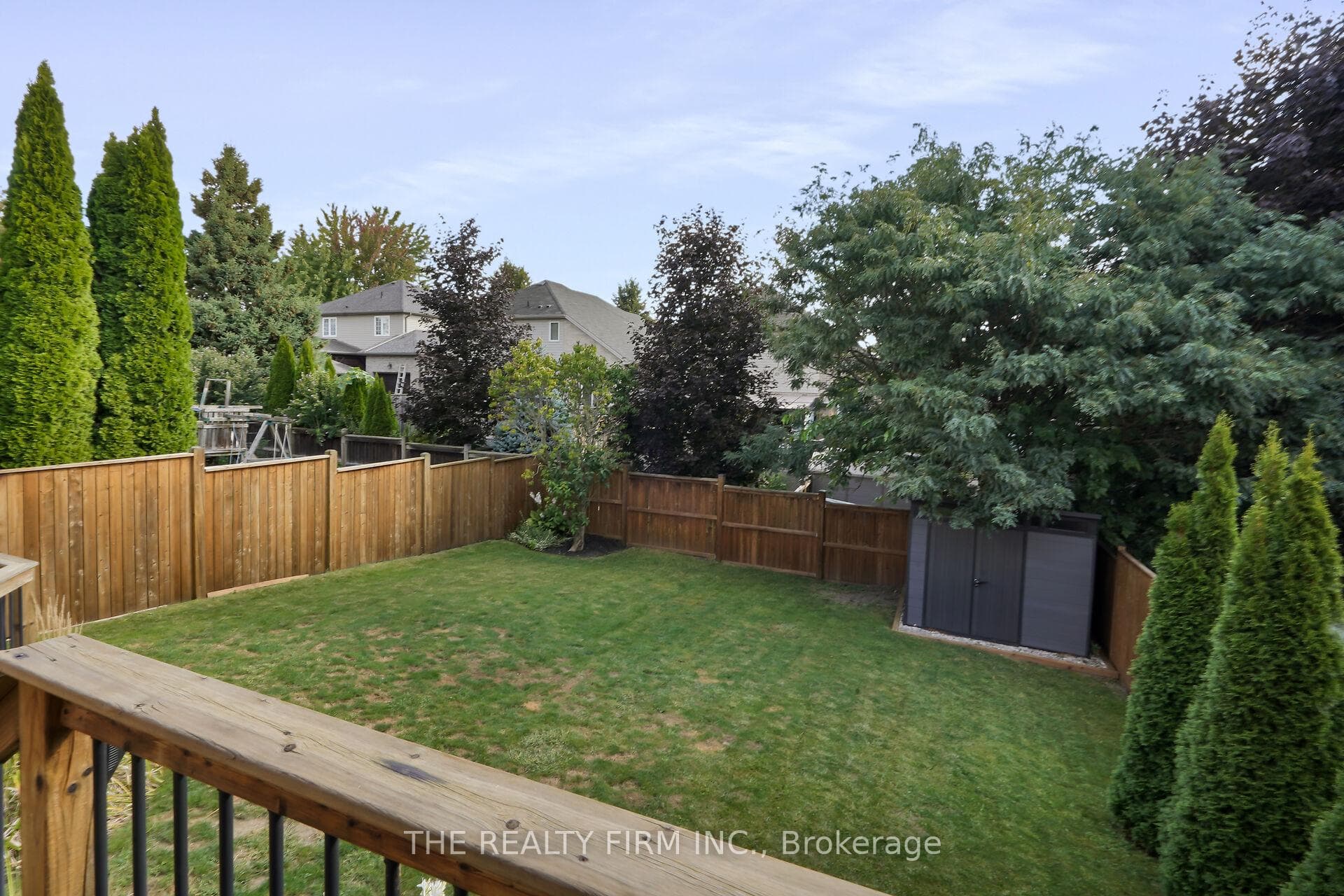 581 Clearwater Crescent photo 40
