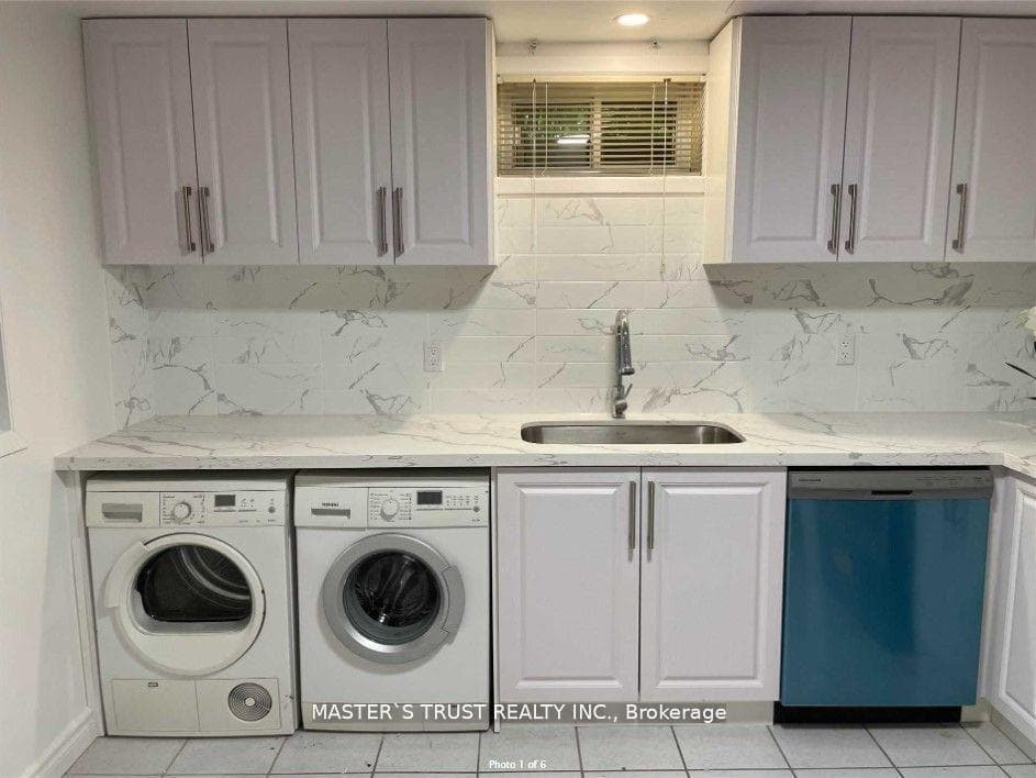 1443 Pilgrims Way photo 2