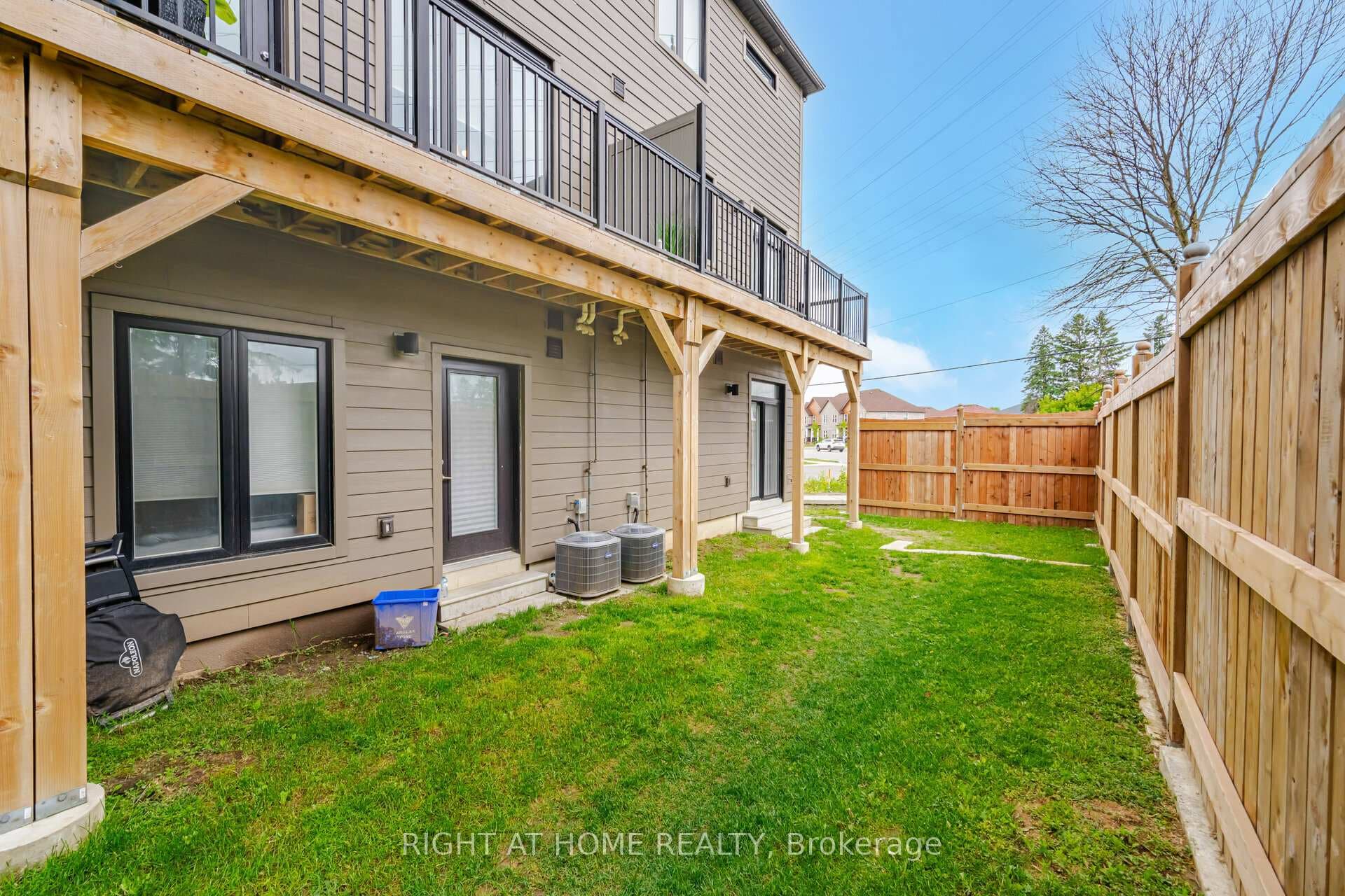 540 Essa Road Unit 26 photo 28