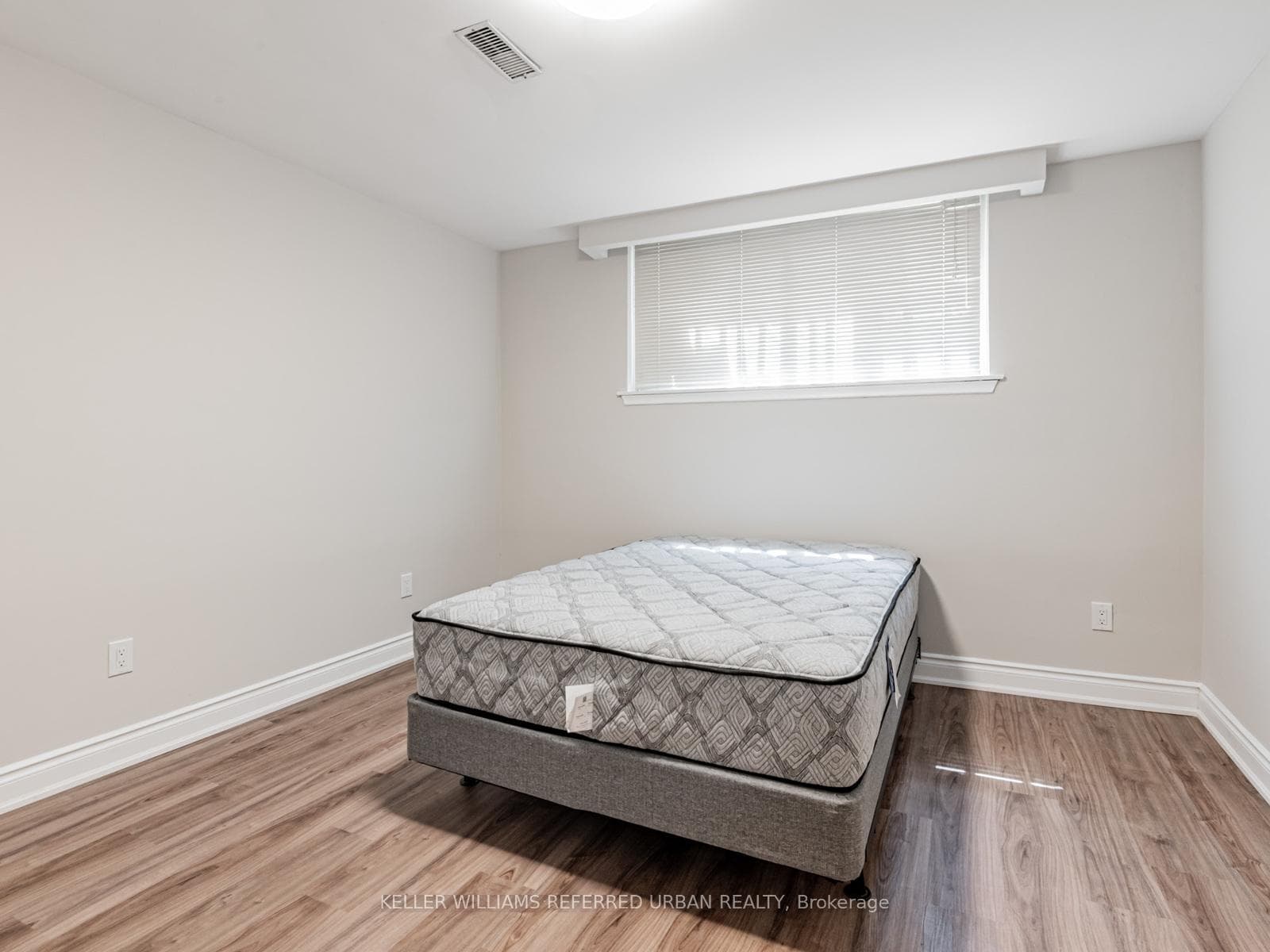 137 Shelborne Avenue Unit Basement Unit #1 photo 12