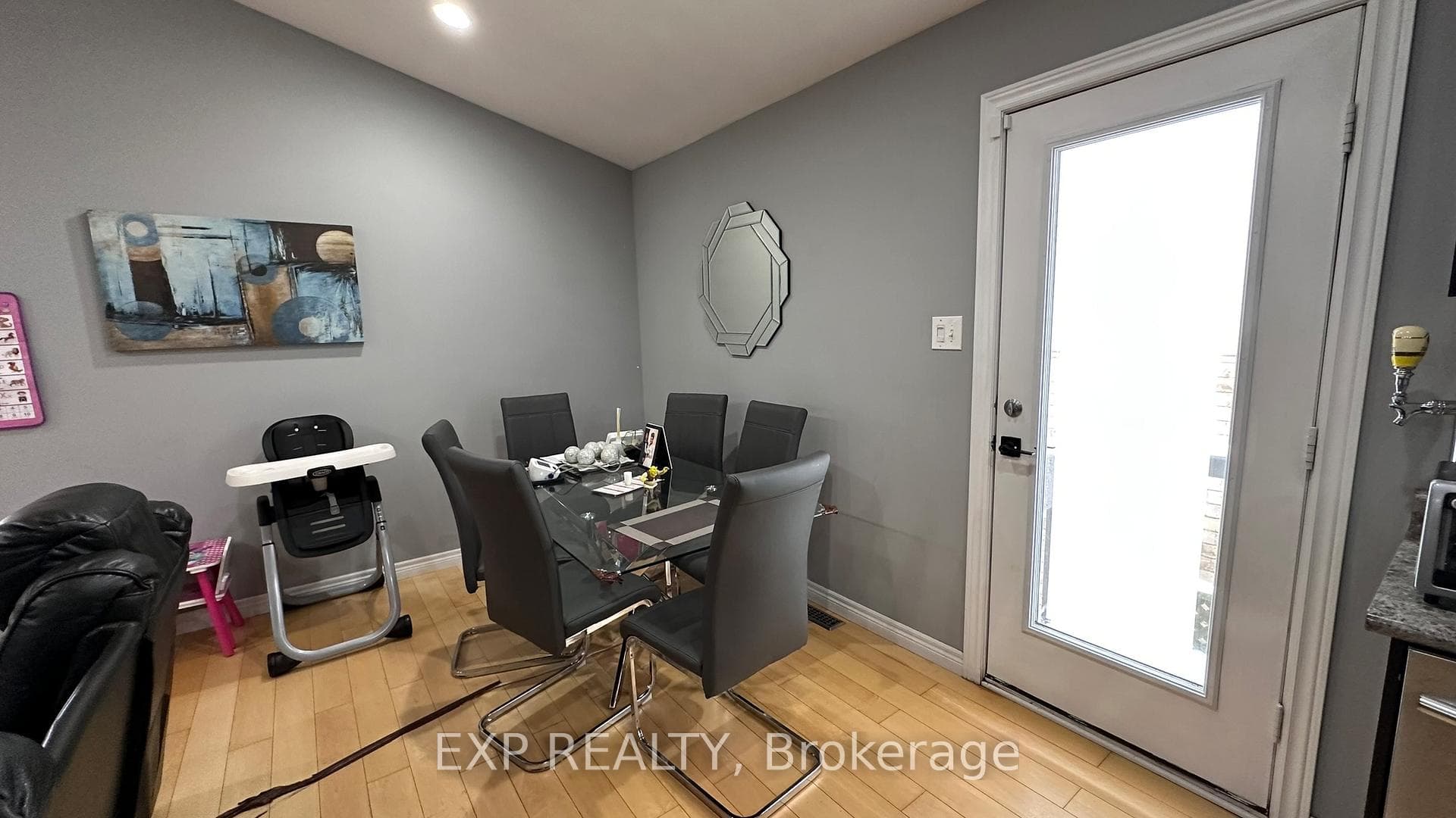 1004 Marigold Street photo 5