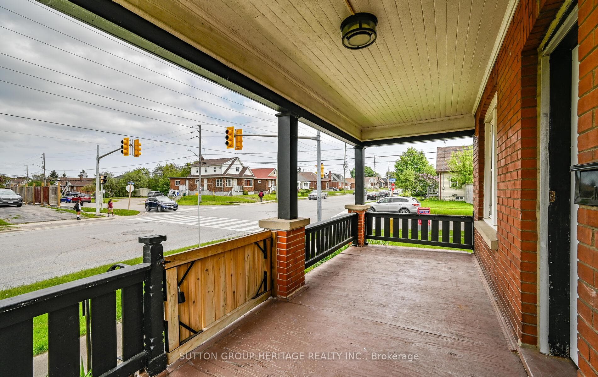 782 Ritson Road photo 2