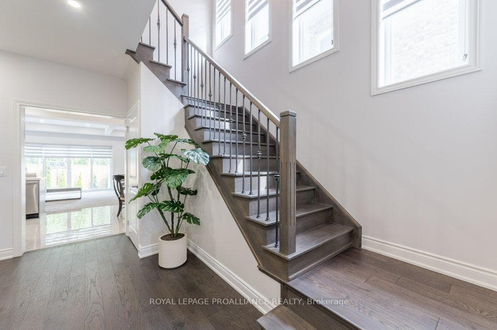 40 Ouellette Drive photo 12