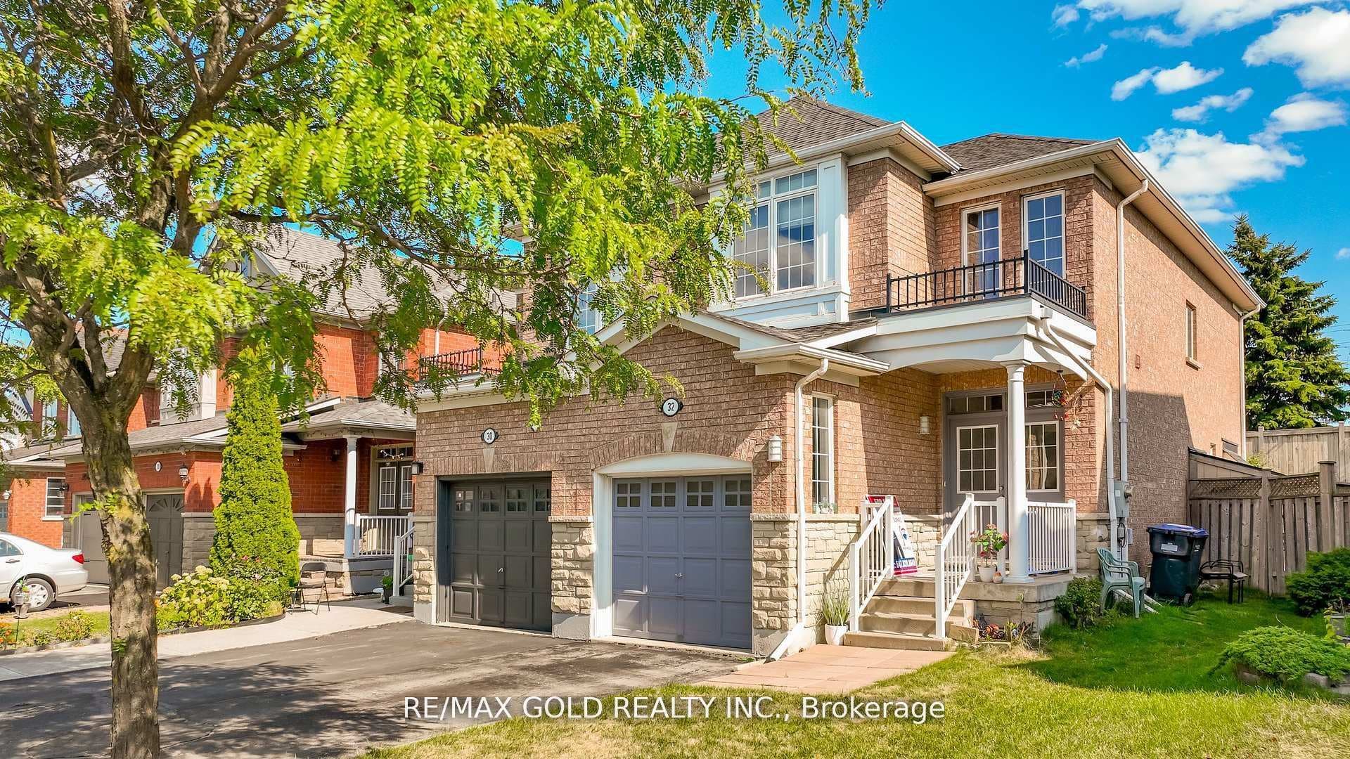 32 Rubysilver Drive photo 1